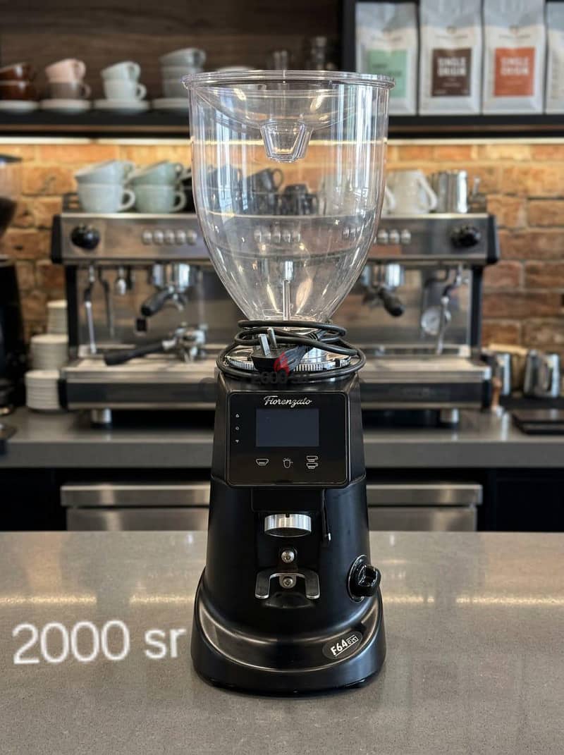 coffe machine and whipping cream 1