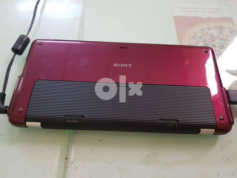 selling sony pocket size Laptop 1