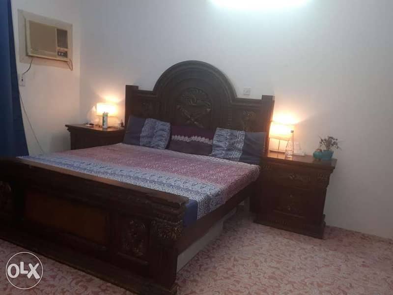 FOR SALE! King size bedset with wardrobe and dressing table 0