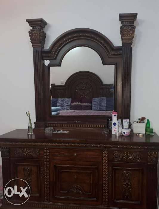 FOR SALE! King size bedset with wardrobe and dressing table 1