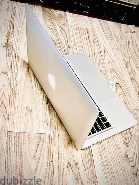 MacBook Pro 2010 New condition 2