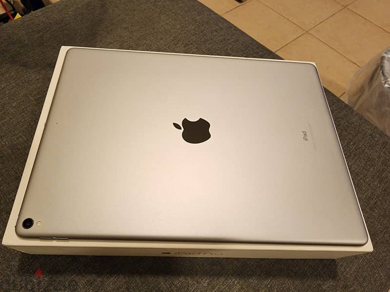 Apple IPad Pro (12.9-inch) 2nd Gen 256GB Wi-Fi 1